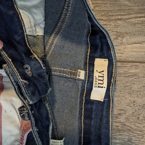 YMI  American Flag Shorts size 26 - Picture 3 of 3